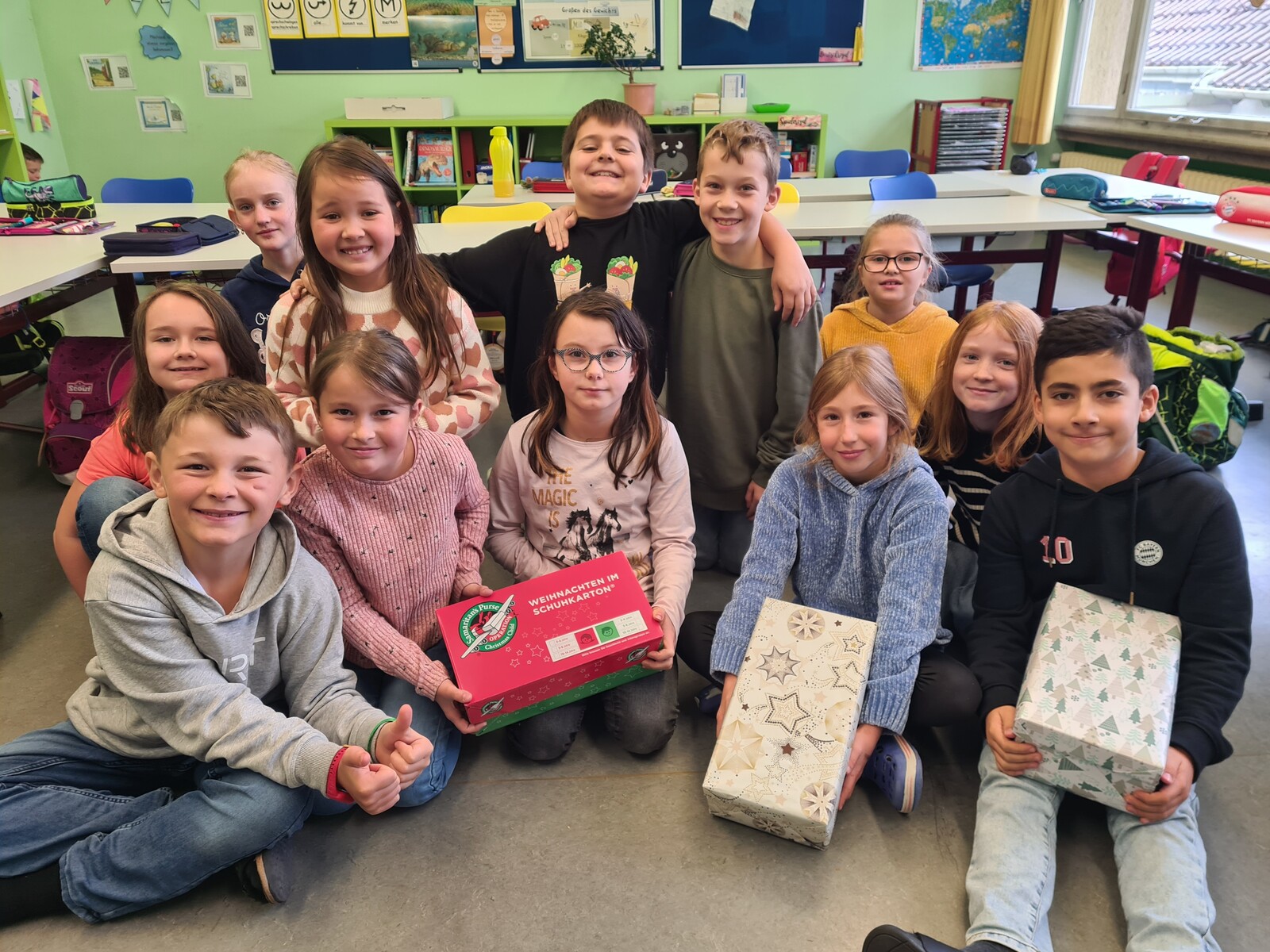 Aktion "Weihnachten im Schuhkarton" in Klassenstufe 3