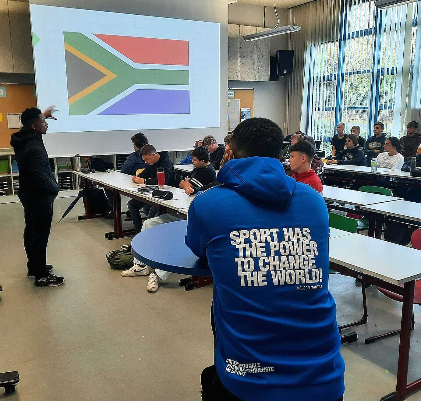 Rugbyspieler im Englischunterricht