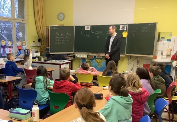 Bürgermeister Marcus Türk zu Besuch in Klassenstufe 4