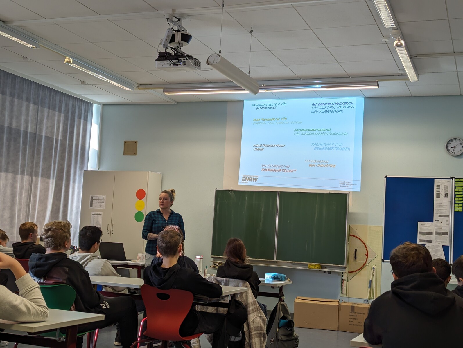 ENRW als Ausbildungsbotschafter zu Besuch in Klassenstufe 8